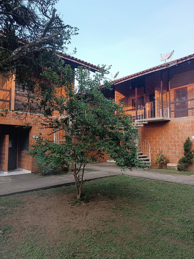 AP Cond. Fechado | Espaço e Conforto a 5min Praia