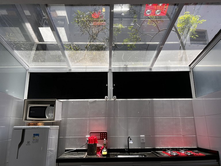 Conforto p/ casal, piscina - Wi-fi, 5 min da praia