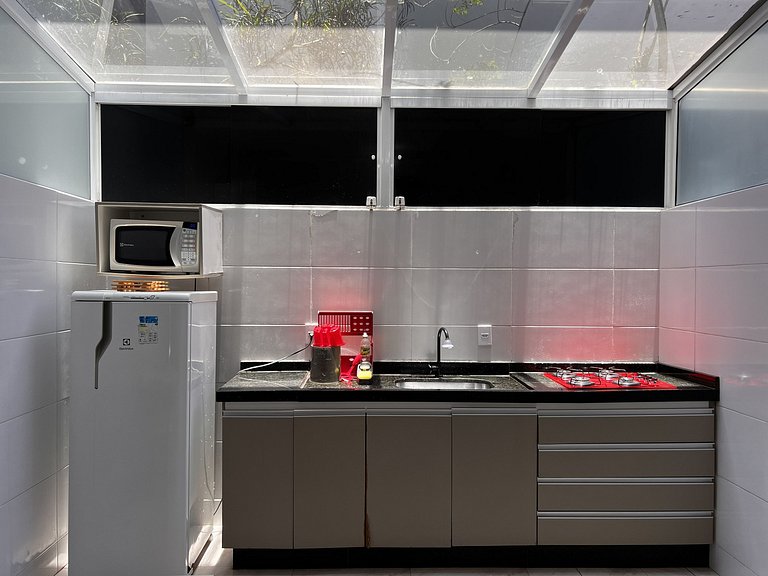 Conforto p/ casal, piscina - Wi-fi, 5 min da praia