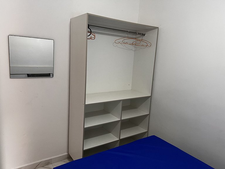 Apt em cond. Piscina, vaga e Wi-Fi, 5min da praia