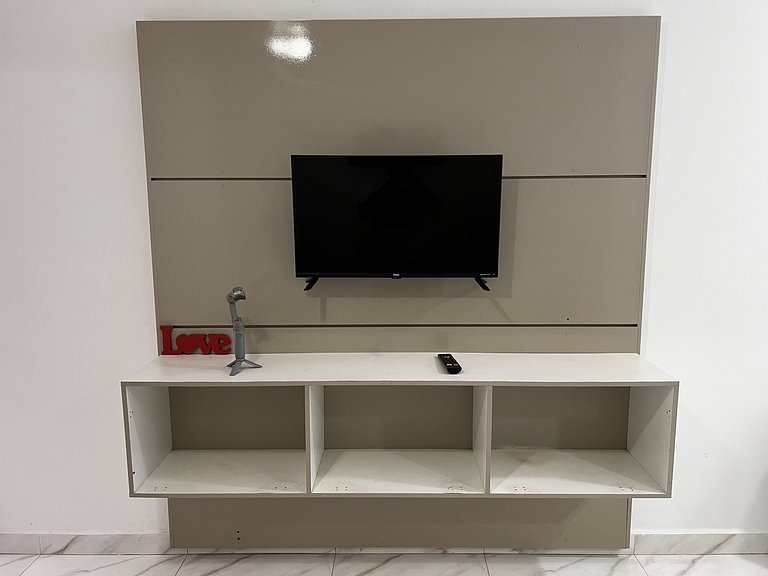 Apt em cond. Piscina, vaga e Wi-Fi, 5min da praia