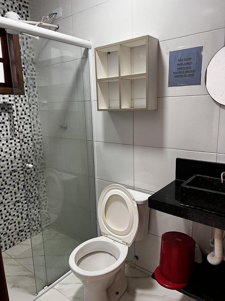 Apt em cond. Piscina, vaga e Wi-Fi, 5min da praia