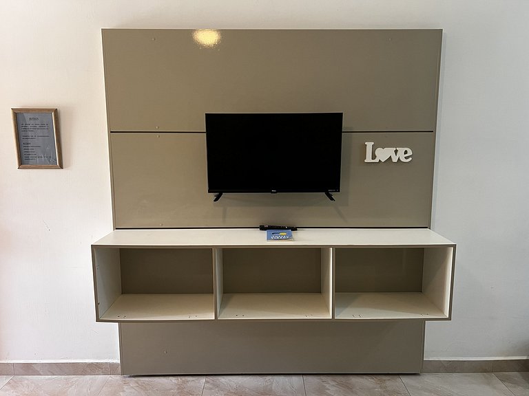 loft calmo p/ família, piscina e perto da praia