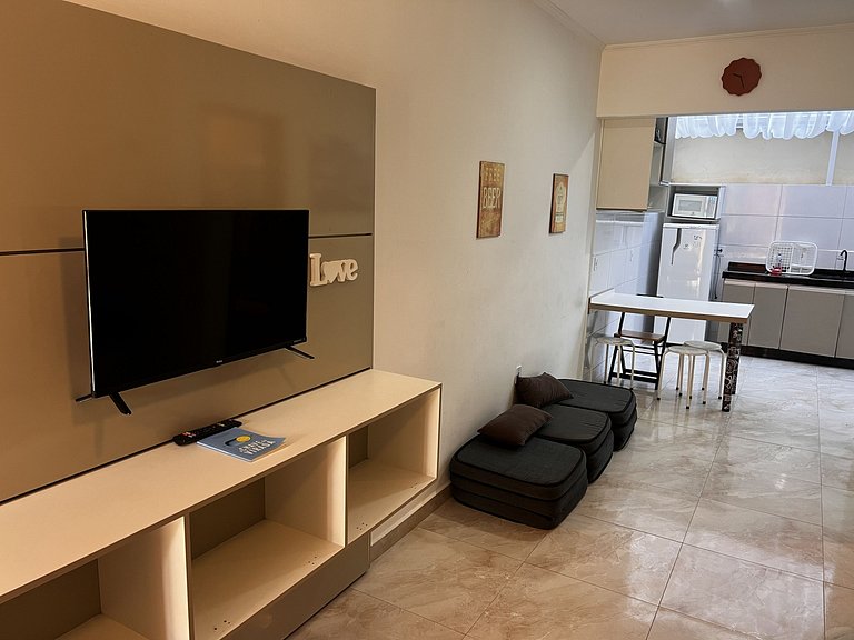 loft calmo p/ família, piscina e perto da praia