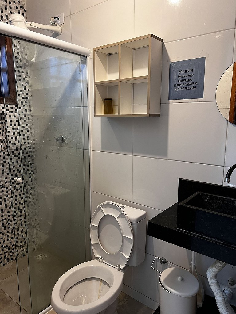 loft calmo p/ família, piscina e perto da praia