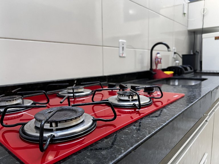 Ideal p/ casal ou família, conforto, piscina e perto da prai